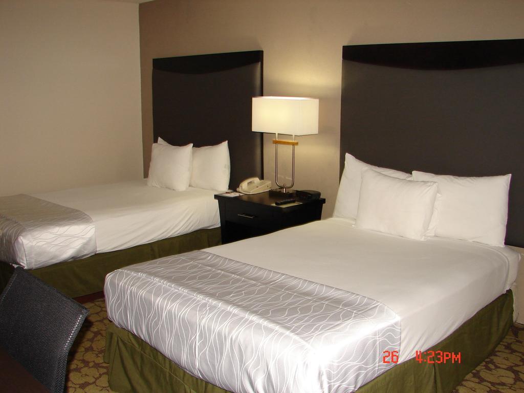 Hotel Ramada Plaza By Wyndham Charlotte South End Airport Esterno foto
