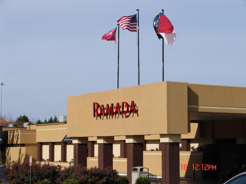 Hotel Ramada Plaza By Wyndham Charlotte South End Airport Esterno foto