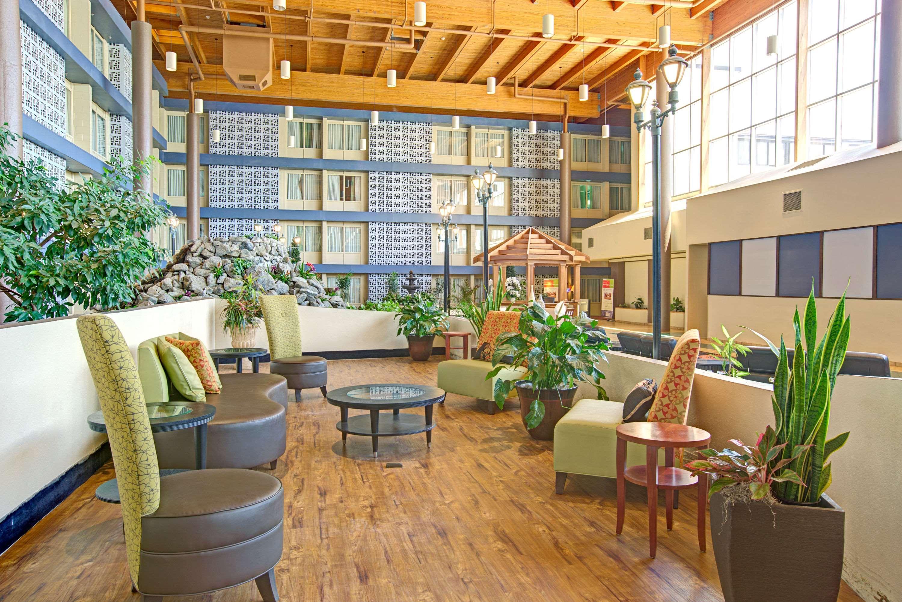 Hotel Ramada Plaza By Wyndham Charlotte South End Airport Esterno foto