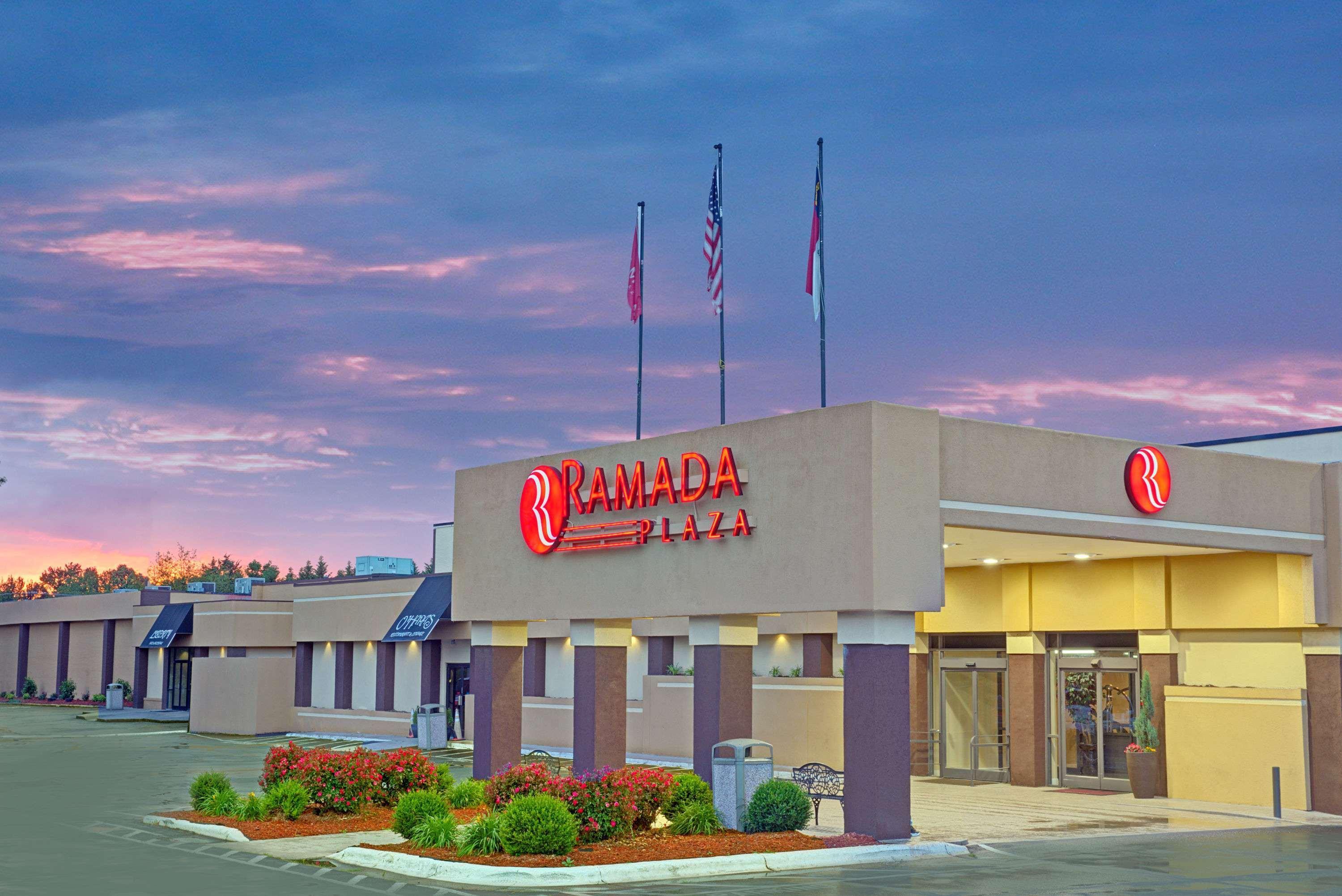 Hotel Ramada Plaza By Wyndham Charlotte South End Airport Esterno foto