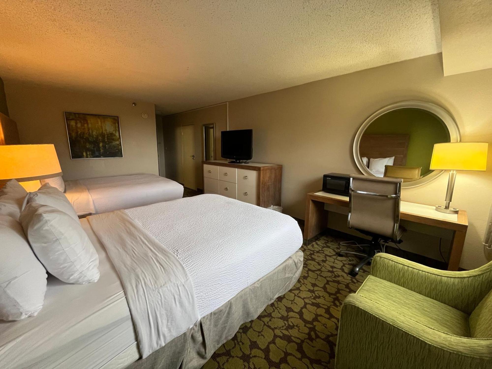 Hotel Ramada Plaza By Wyndham Charlotte South End Airport Esterno foto