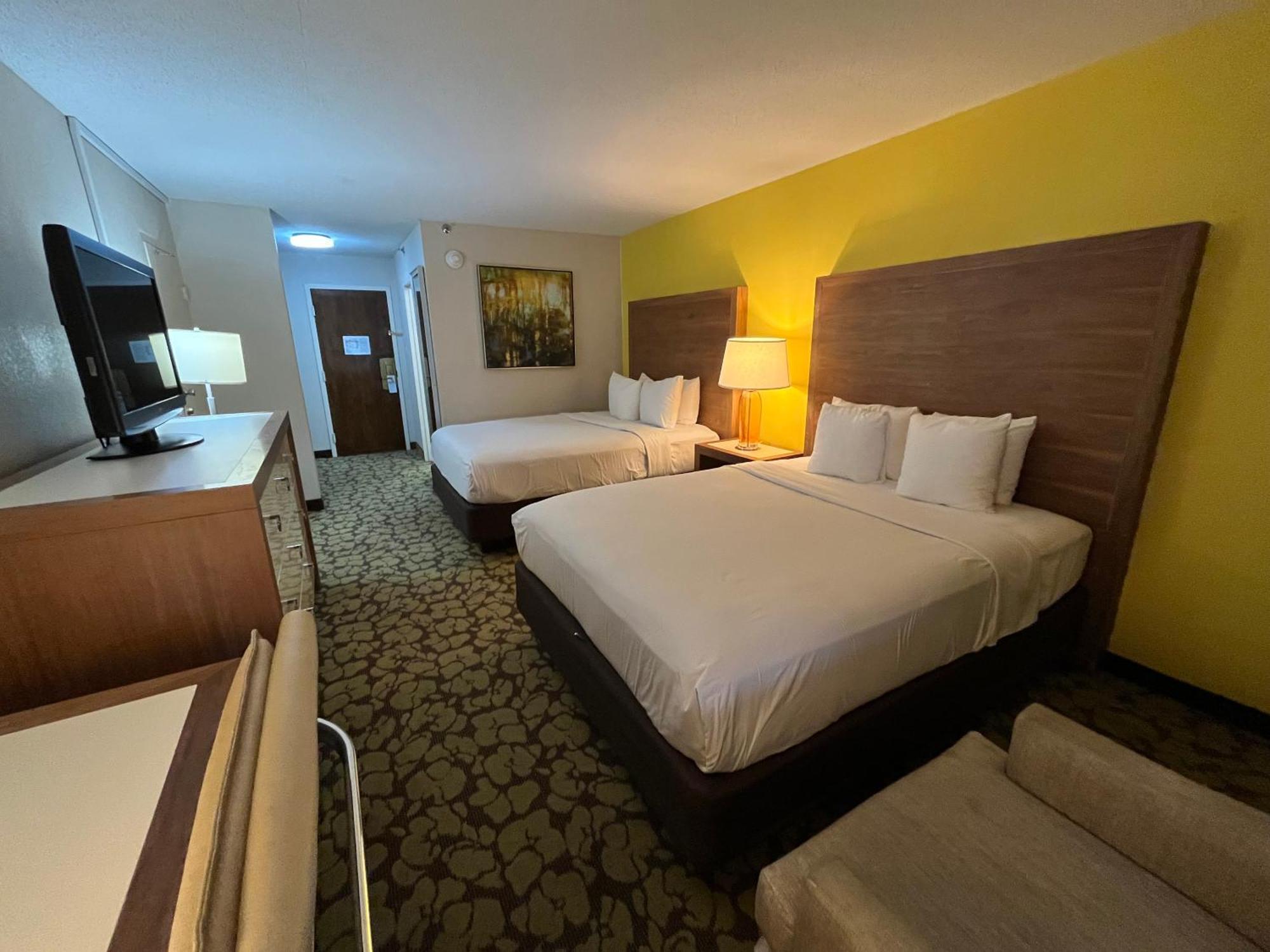 Hotel Ramada Plaza By Wyndham Charlotte South End Airport Esterno foto