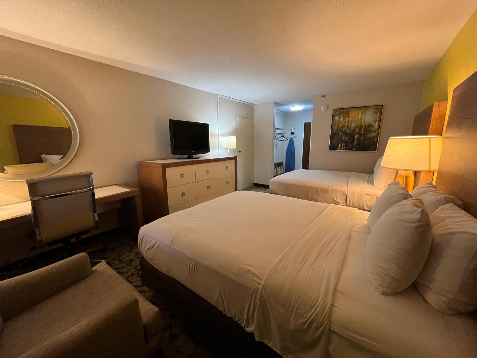 Hotel Ramada Plaza By Wyndham Charlotte South End Airport Esterno foto