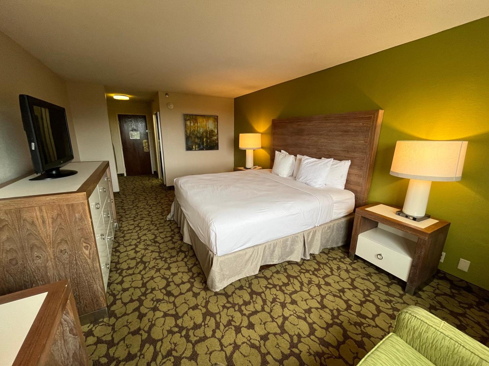 Hotel Ramada Plaza By Wyndham Charlotte South End Airport Esterno foto