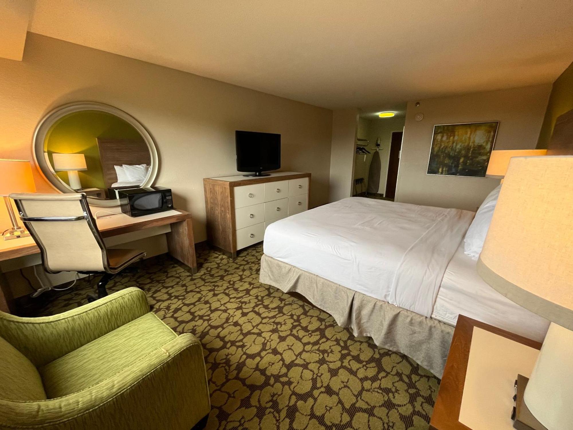 Hotel Ramada Plaza By Wyndham Charlotte South End Airport Esterno foto