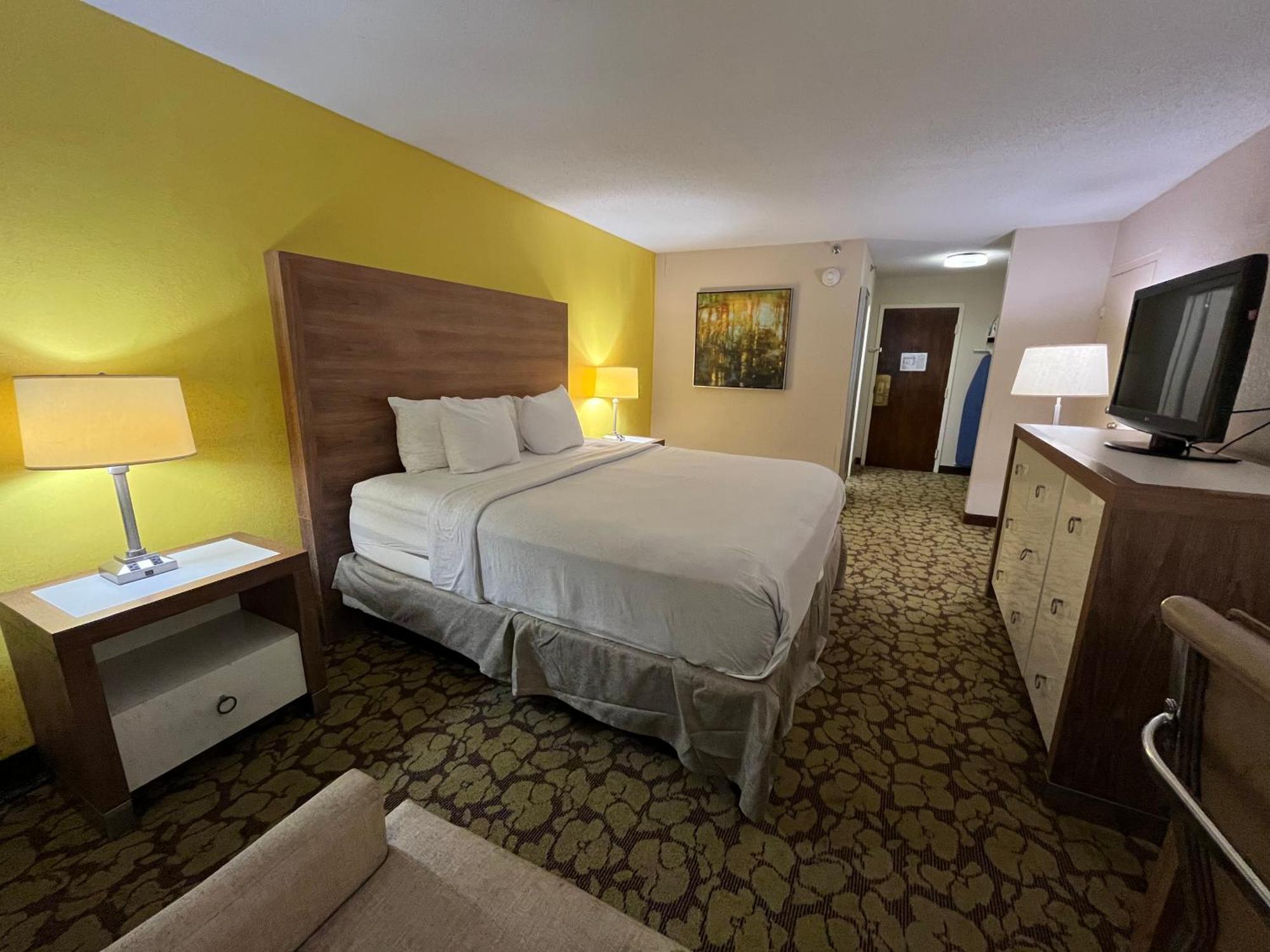 Hotel Ramada Plaza By Wyndham Charlotte South End Airport Esterno foto
