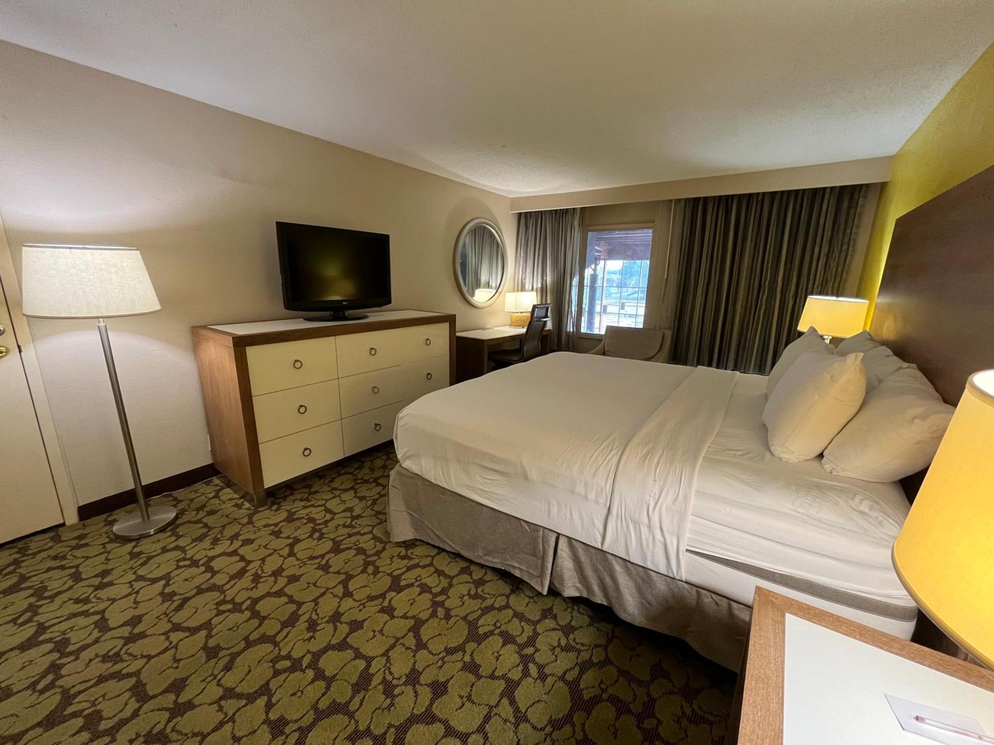 Hotel Ramada Plaza By Wyndham Charlotte South End Airport Esterno foto
