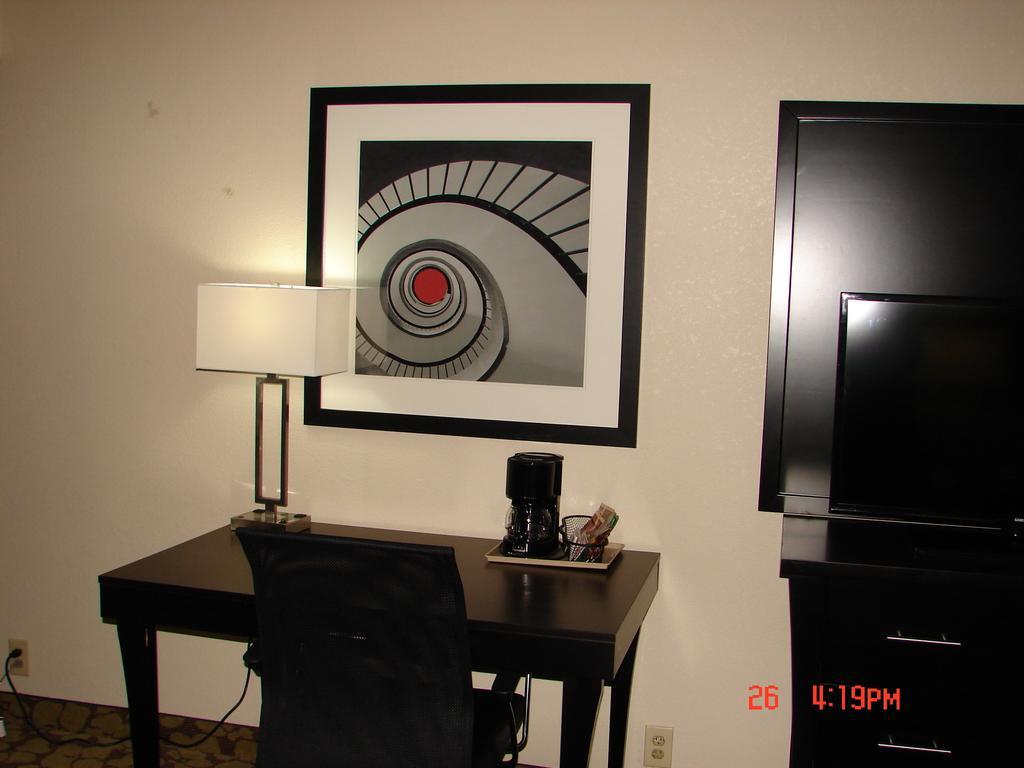 Hotel Ramada Plaza By Wyndham Charlotte South End Airport Esterno foto