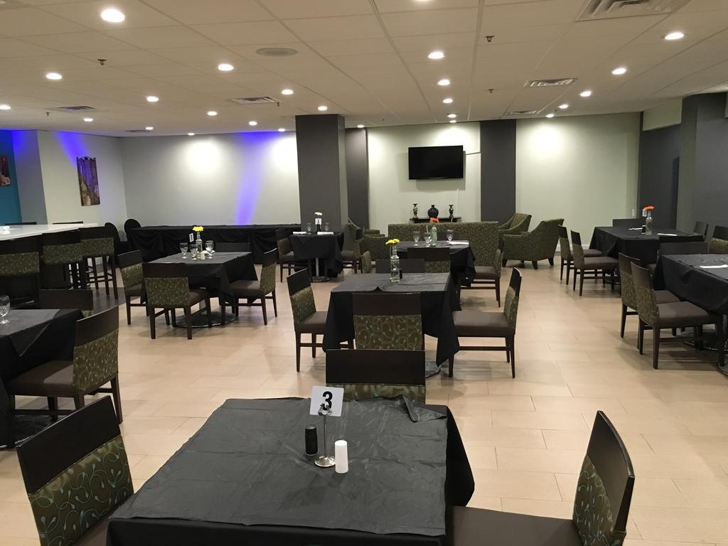 Hotel Ramada Plaza By Wyndham Charlotte South End Airport Esterno foto