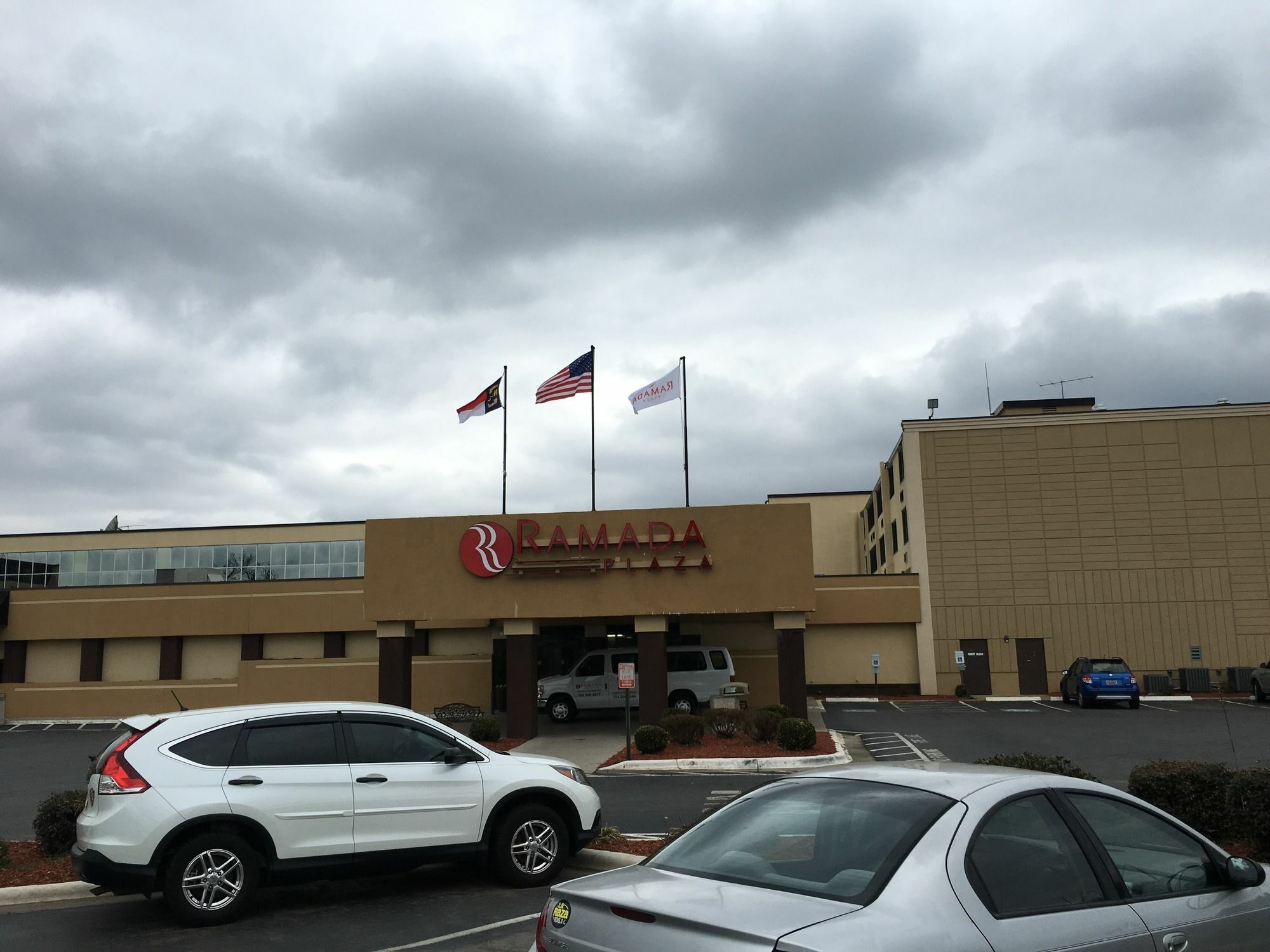 Hotel Ramada Plaza By Wyndham Charlotte South End Airport Esterno foto